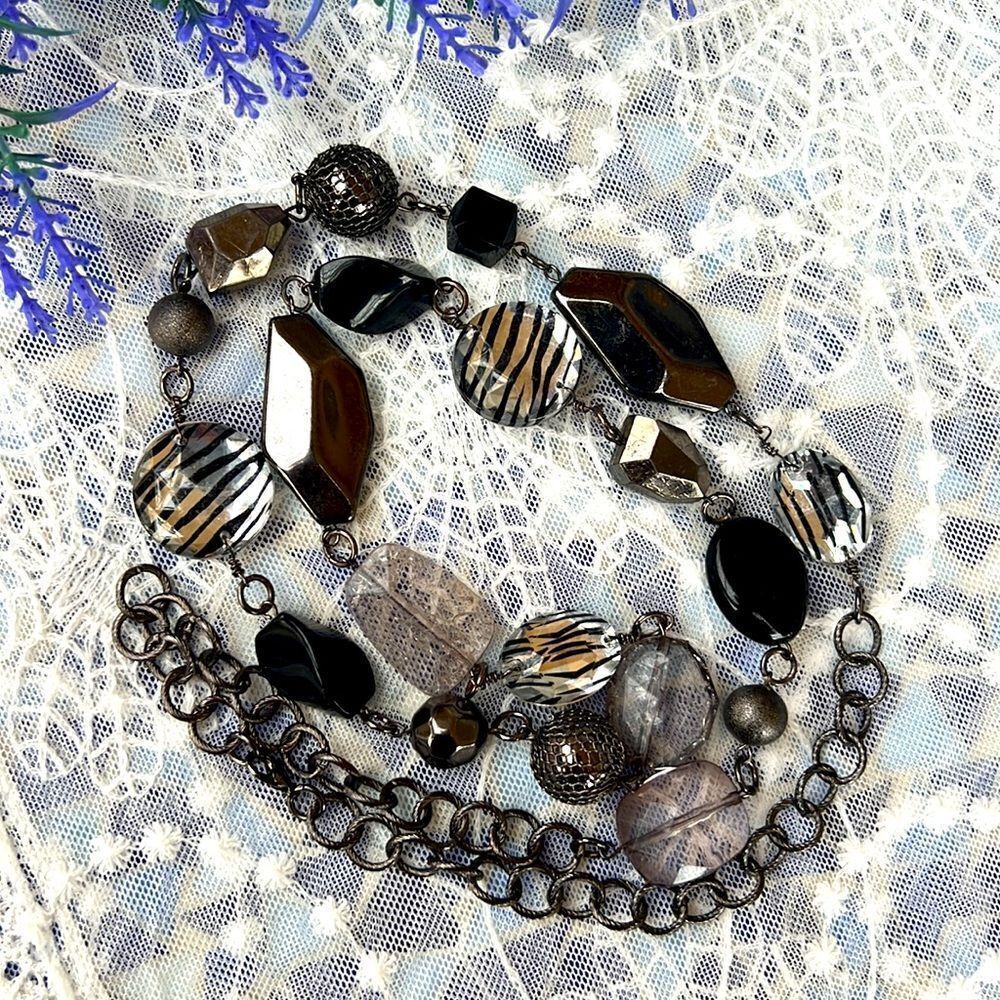 Vintage 80’s Long Zebra & Gunmetal Disco Necklace - Picture 2 of 7